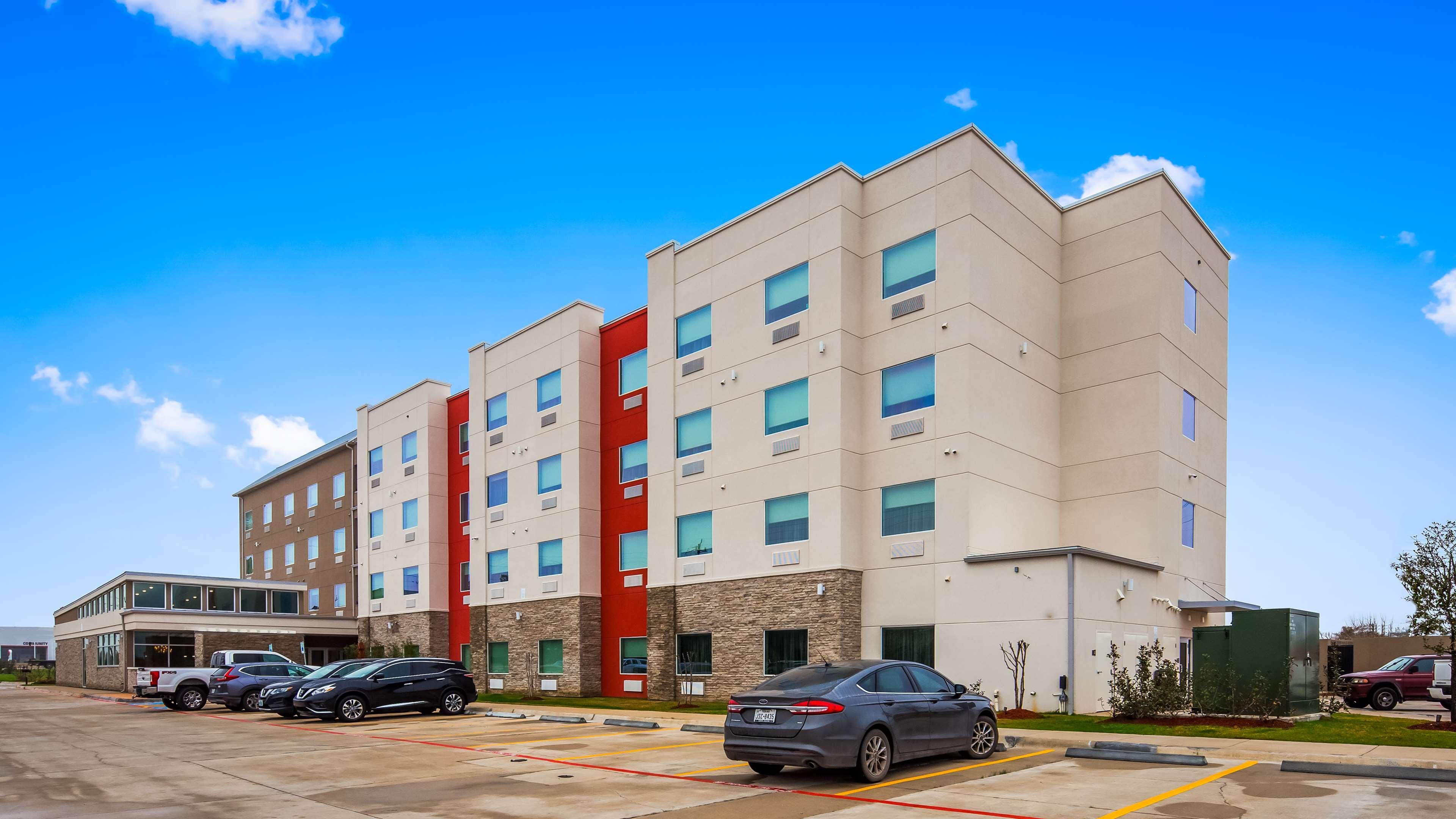 Best Western Plus Lonoke Hotel Exterior photo