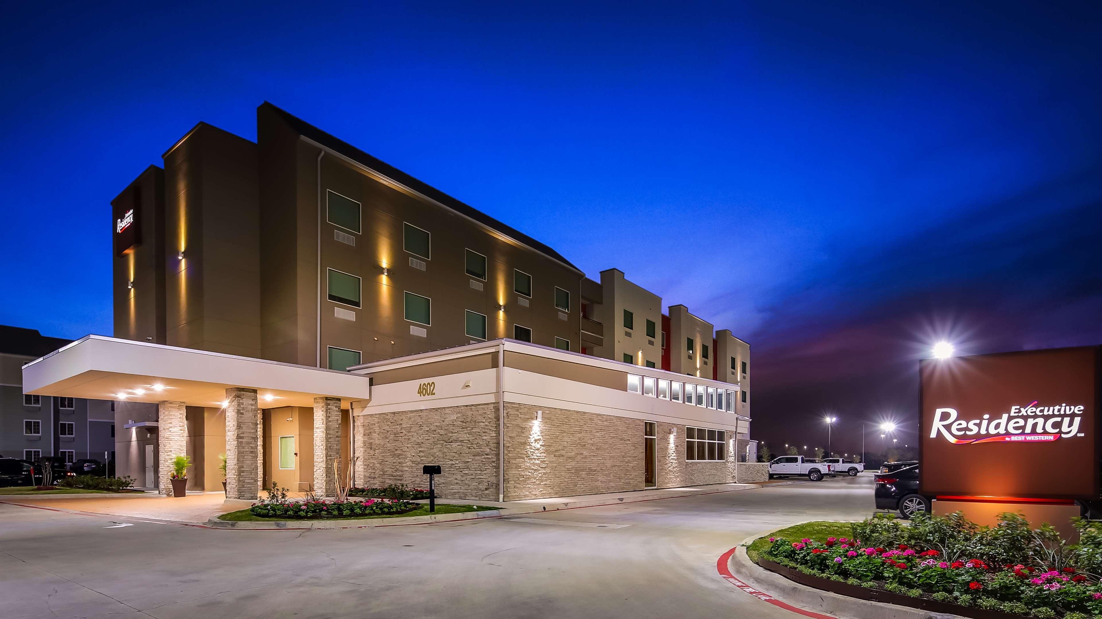 Best Western Plus Lonoke Hotel Exterior photo