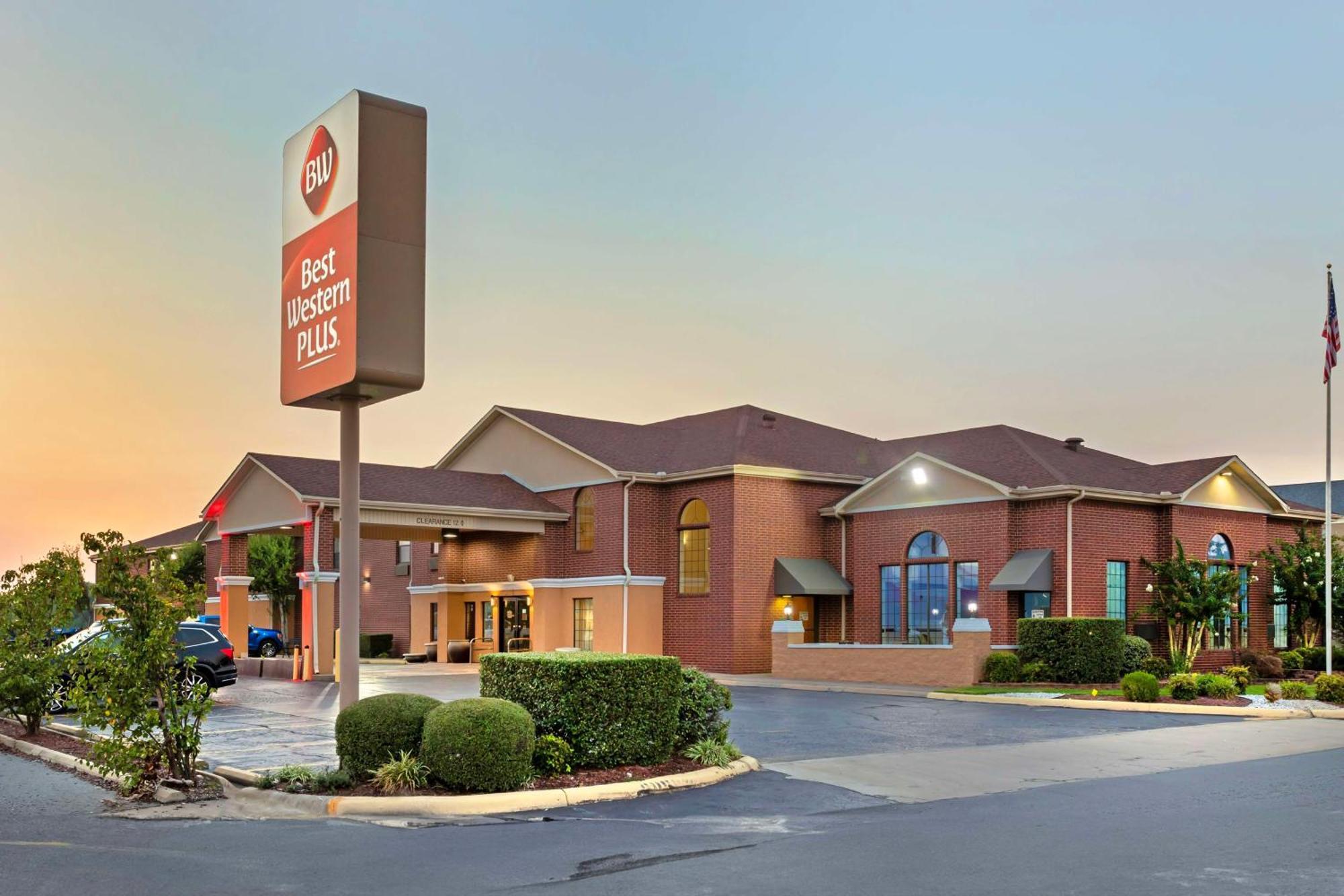 Best Western Plus Lonoke Hotel Exterior photo